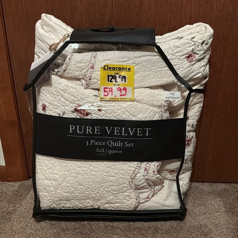 NWT Pure Velvet  3 Piece Floral Quilt Set